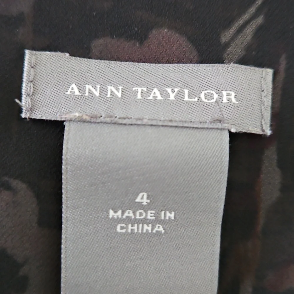 Ann Taylor Silk Wrap Floral Blouse Velvet Y2K‎ Fairy Whimsigoth Size 4